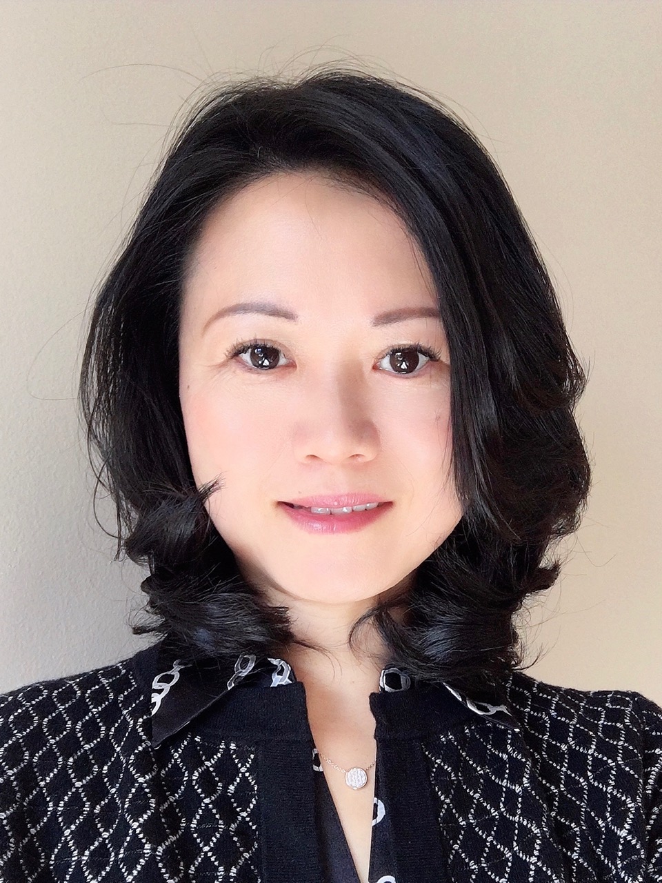 Helen Yu headshot