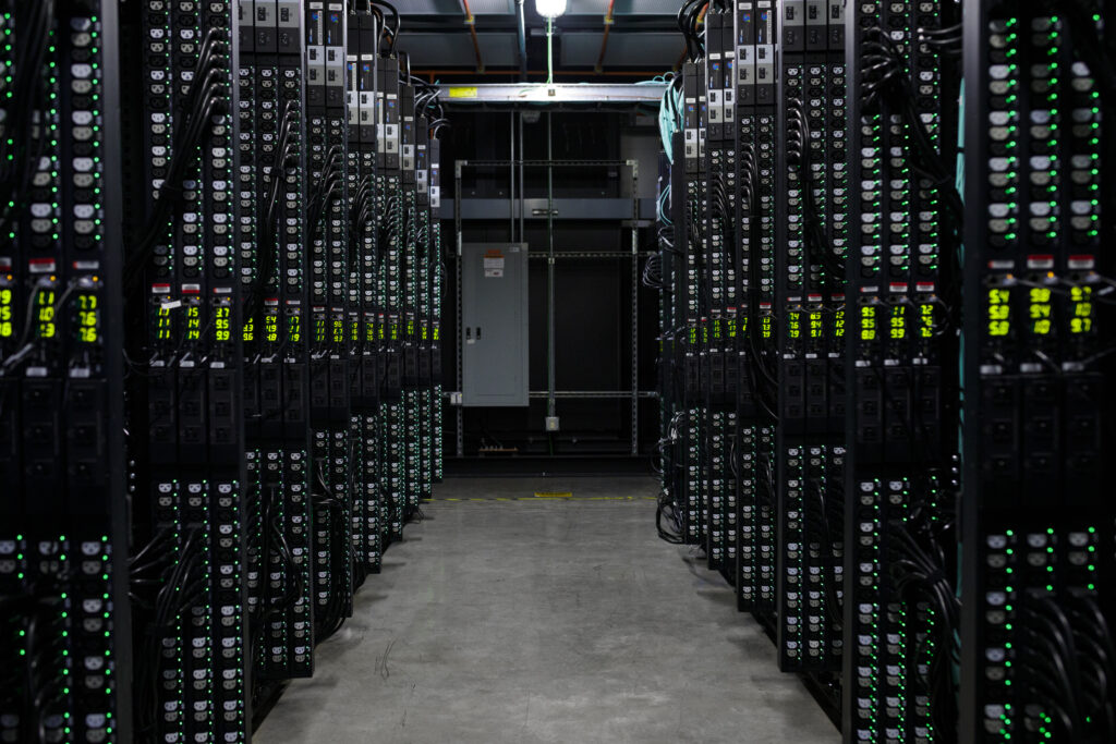 MDC23_DatacenterHotaisle_006